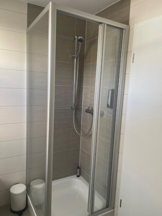 Greenleaf Lappersdorf - Terrasse - A93 Anbindung - Netflix - Stadtnah Luaran gambar